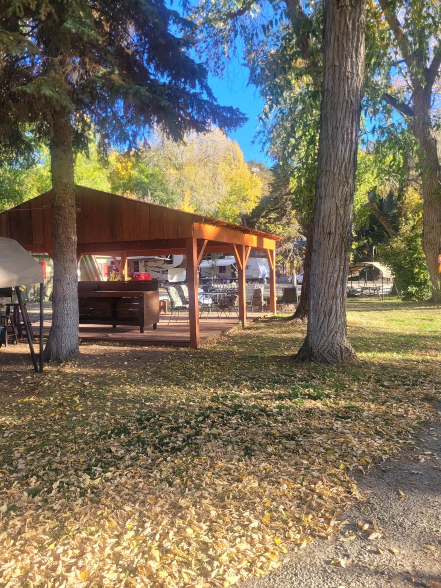 Outpost Motel On The River Dolores Экстерьер фото
